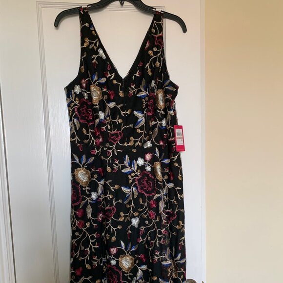 Vince Camuto Dresses & Skirts - Vince Camuto Floral Embroidered Sleeveless Mesh Midi Dress, Size 12, NWT